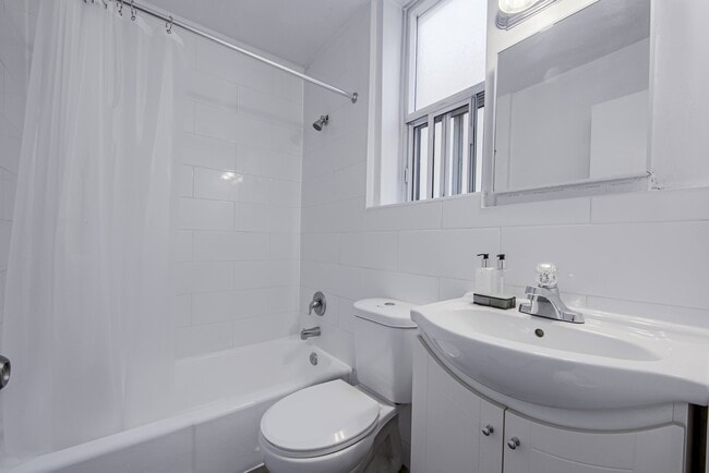 Photo - 85 Lowther Avenue