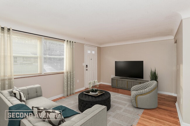 Photo - 550 Fairbanks Ave