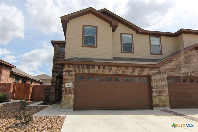 Photo - 669 Creekside Cir Townhome