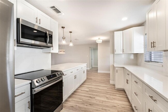 Photo - 418 Gilbert Rd