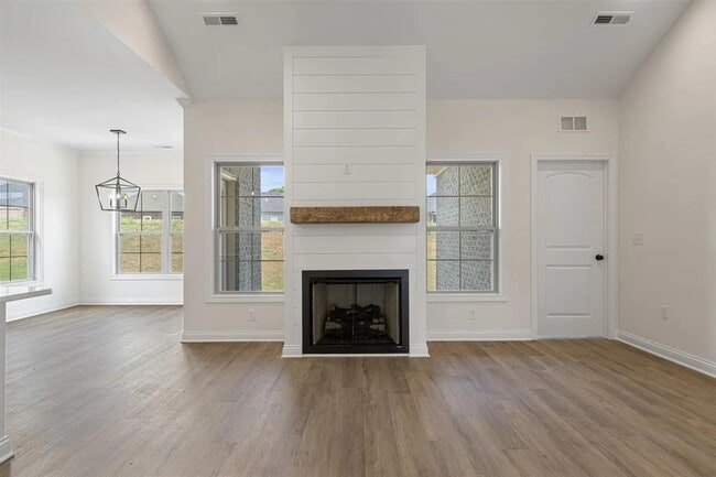 Photo - 822 Sheldrake Ln