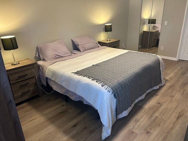 410 Zang St Unidad Zang Condo