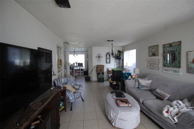 Photo - 808 Angleton Cove