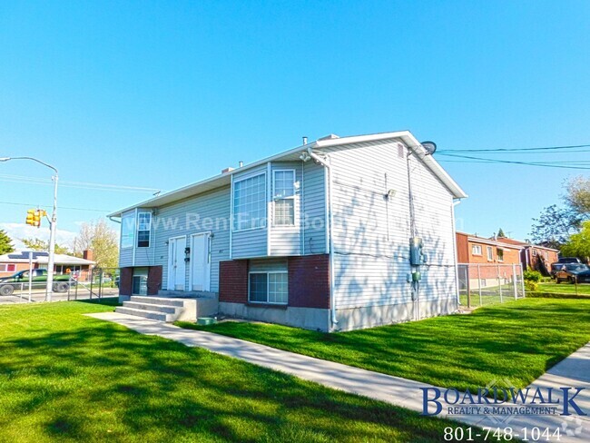 Building Photo - 2 Bedroom Duplex Unit in Great Neighborhood Rental