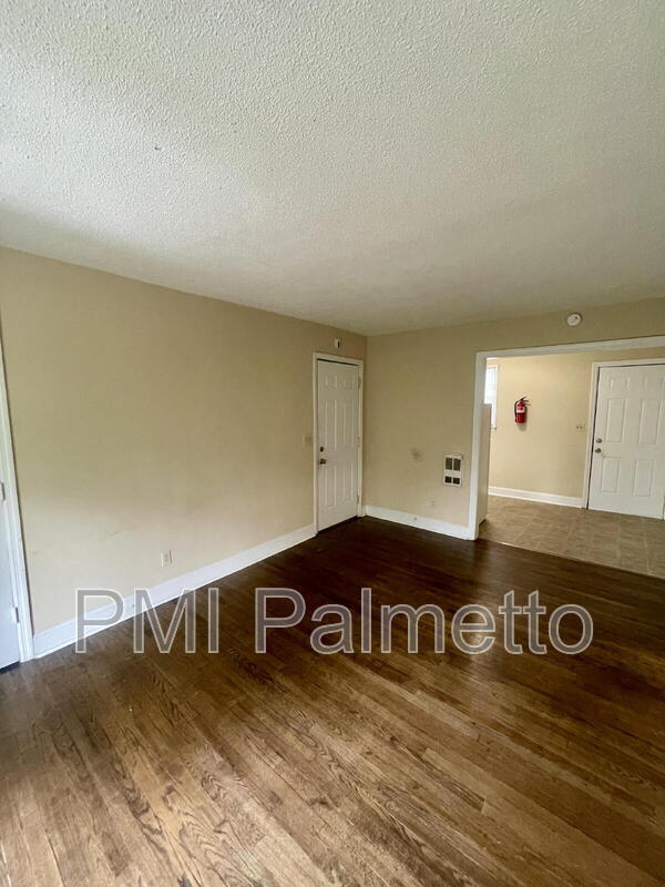 Photo - 3209 Wilmot Ave Unit 2B