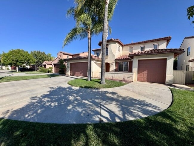 Photo - FOR LEASE: Stunning expansive 3 Bedroom Re...