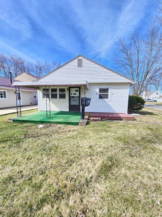 Updated 3 Bedroom Ranch style home - Updated 3 Bedroom Ranch style home