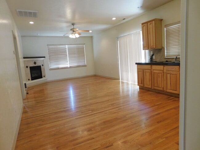 Photo - 570 1/2 Garden Grove Court