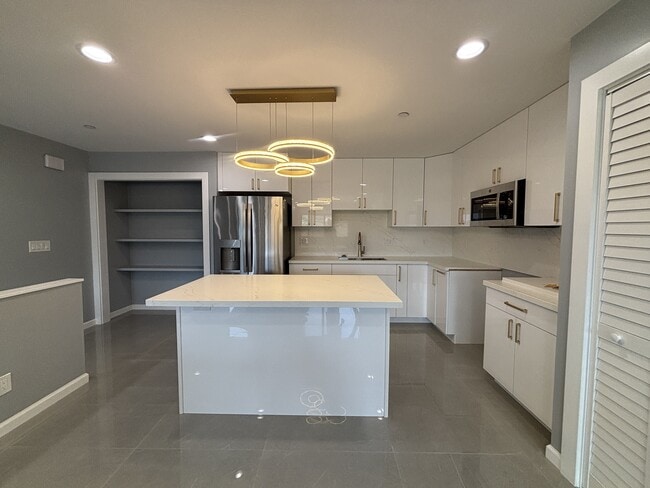 Photo - 4030 Hoku Ave