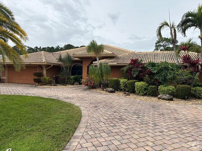 Building Photo - Tranquil Lakefront Living in the Heart of ... Rental