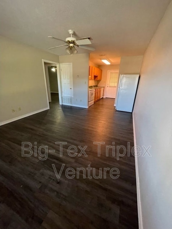 Photo - 269 N Pecan St