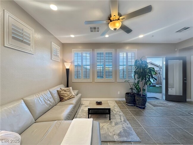 Photo - 1004 Crescent Falls St