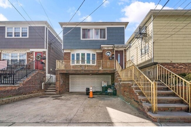 Photo - 93 Lord Ave Unit 1