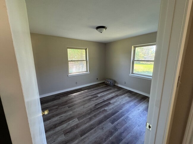 Photo - 1023 S Louise St