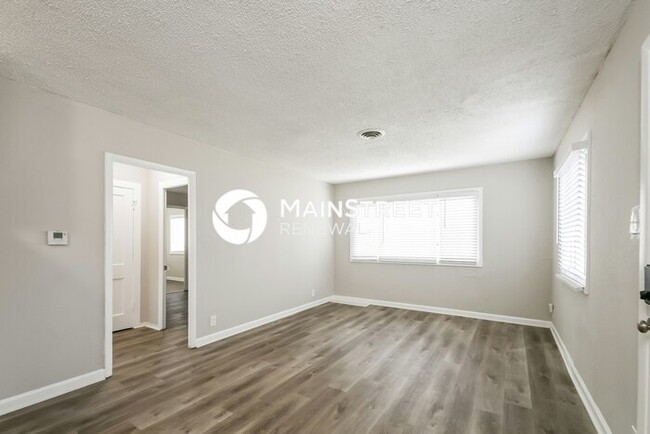 2 Bedroom Pet-Friendly Home in Indianapolis, IN with Main Street Renewal