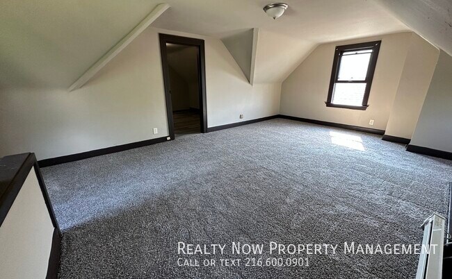 Photo - Cleveland Heights 1 bedroom 3rd Floor Unidad 3346Desota-3