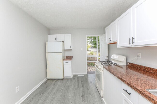 422-424 W 30th Street