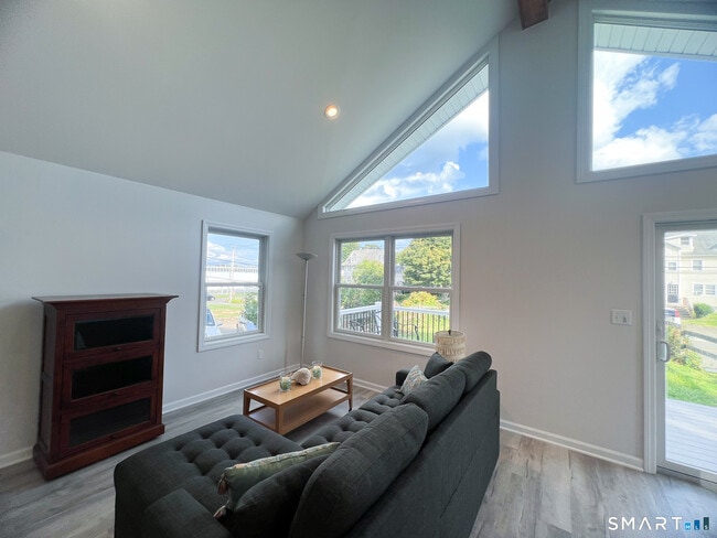 Photo - 1088 E Broadway