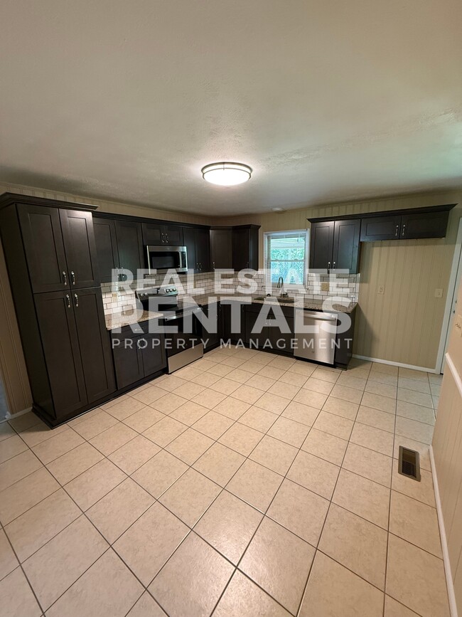 Photo - 120 S Hawk Dr