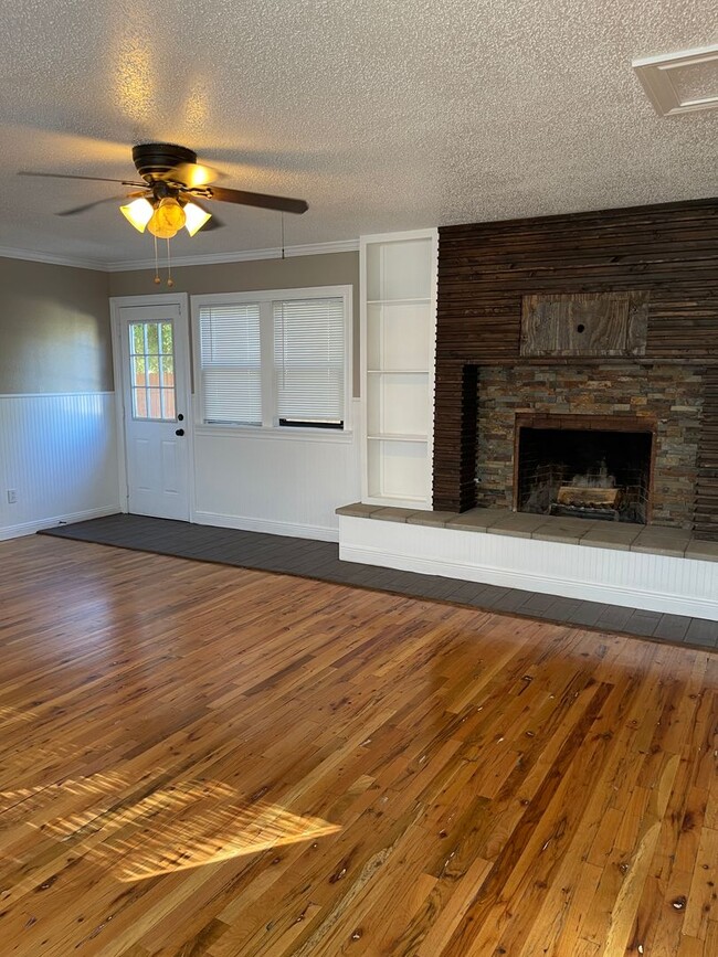 Photo - 4010 44th St