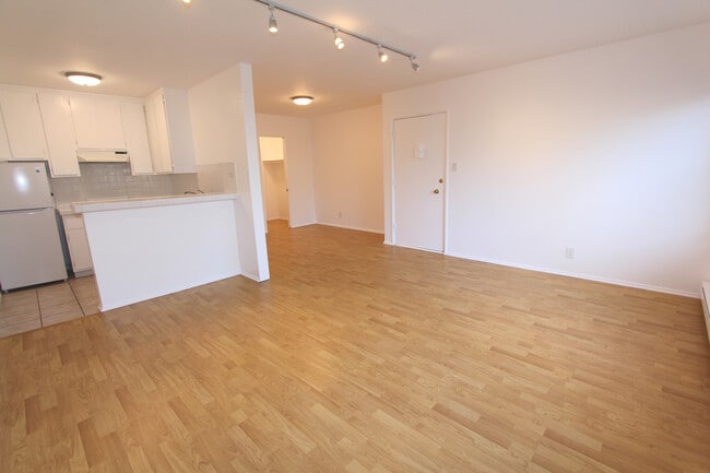 Photo - 18554 Collins St Unit 203