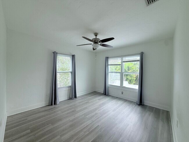 Photo - 411 Nathan Hale Rd