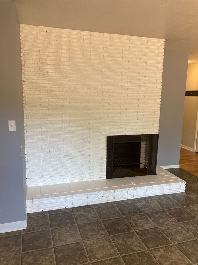 Quiet Three Bedroom Home in South Salem, L... Rental House Rental in