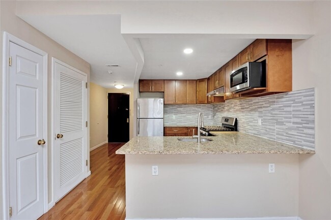 Photo - 172-18 Jamaica Ave Unit 501