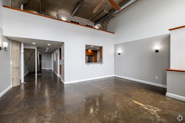 2BR, 2BA Loft - Living Room - Parkville Management