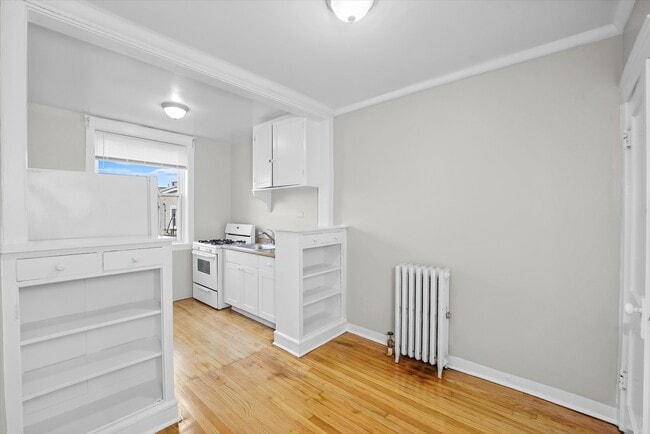 Photo - 411 Beloit Ave Unit 3S