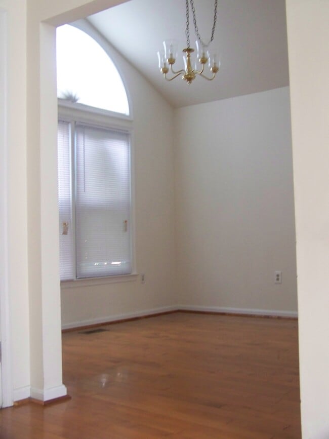 Photo - 14208 Greenview Dr