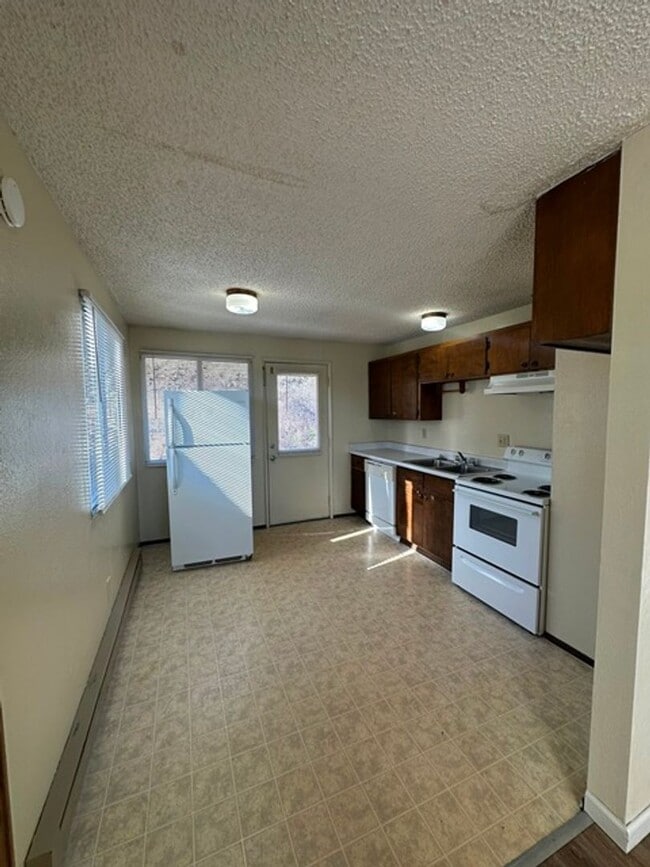 Photo - 2 Bedroom Upstairs Unit in 4-Plex Unit #03