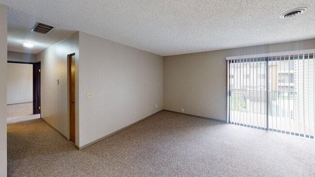 Photo - 1727 N Grandview Ln Unit 202