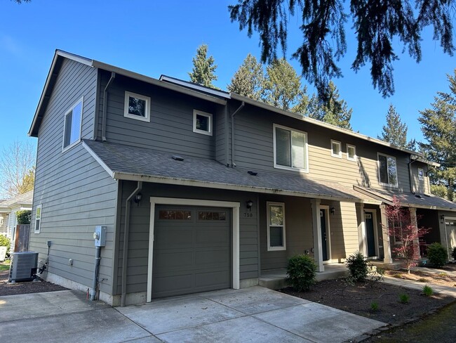 Building Photo - AUG750-800 Unit 750