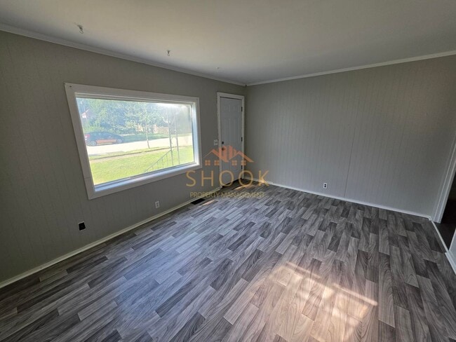2 BR