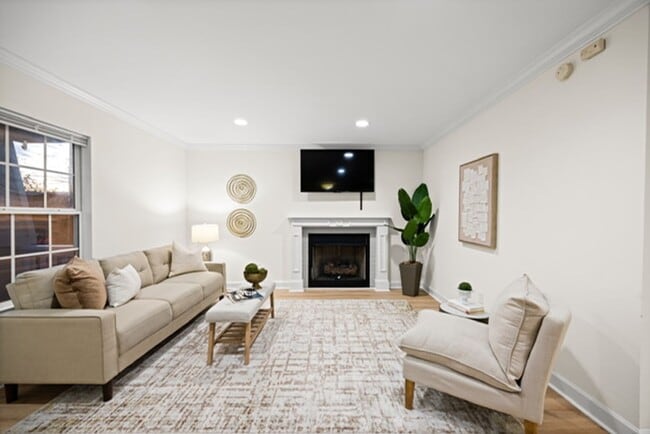 Building Photo - 3 bed, 2 bath home!