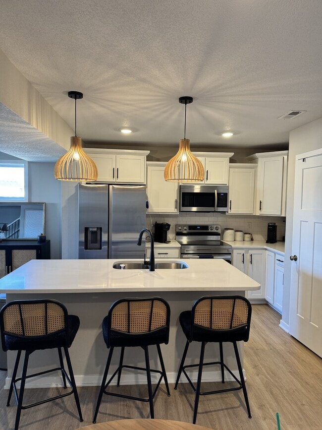 Building Photo - 2622 SE Osier Ave