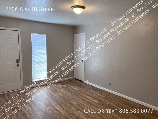 Photo - 2706 44th St