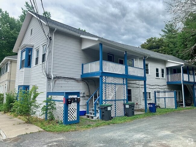 Building Photo - 15 School St Unit 3 Rental