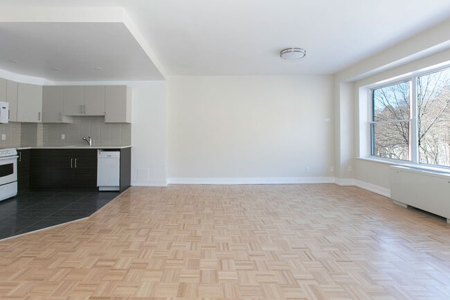 Photo - The Cedar Plaza