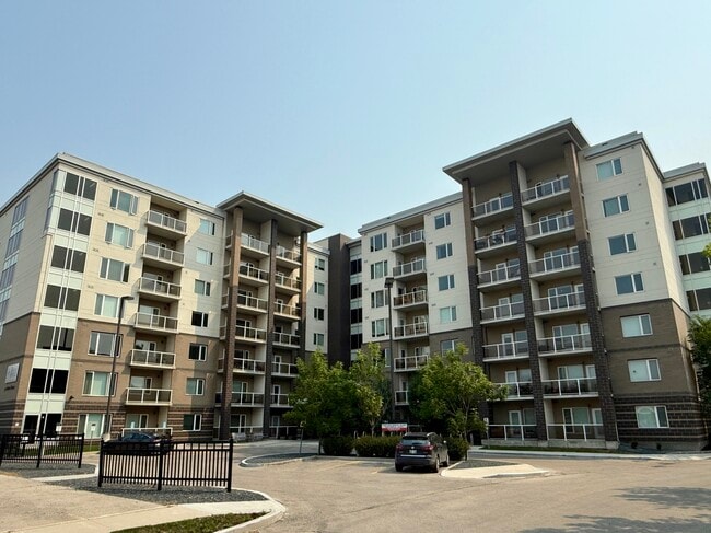 Building Photo - Bison Pointe