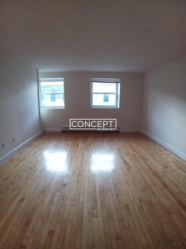 Building Photo - 10 Armington St Unit 4