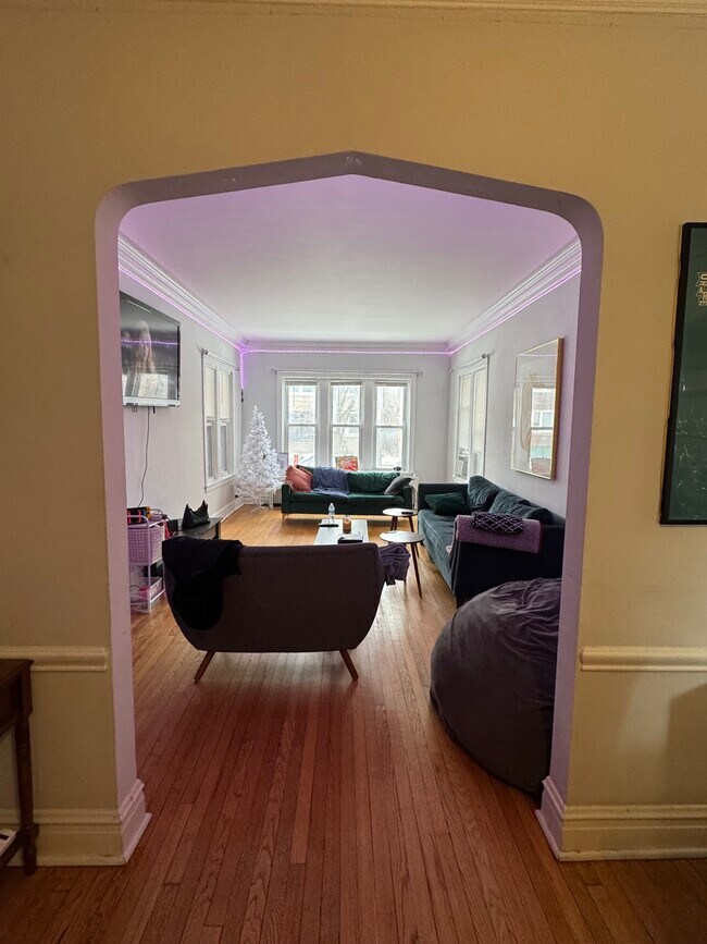 Photo - 6454 N Lakewood Unidad 1