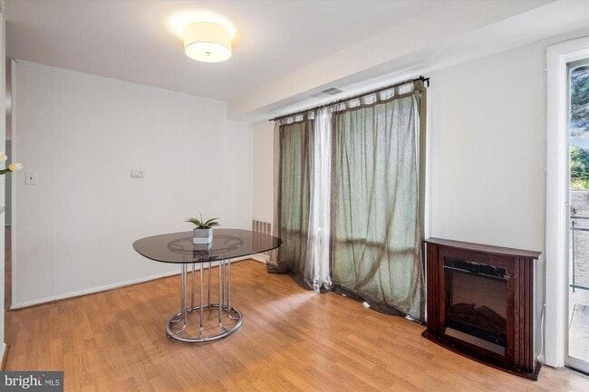 Photo - 9274 Adelphi Rd Unit 202