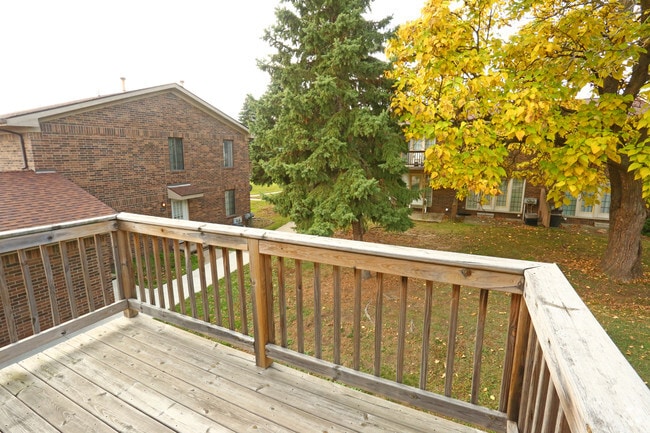 1BR Upper - Balcony - Schafer Square