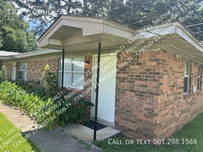 Building Photo - 1309 Plummer St Unit 13