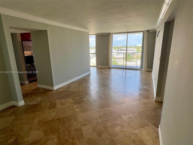 Photo - 1688 West Ave Unidad 1005
