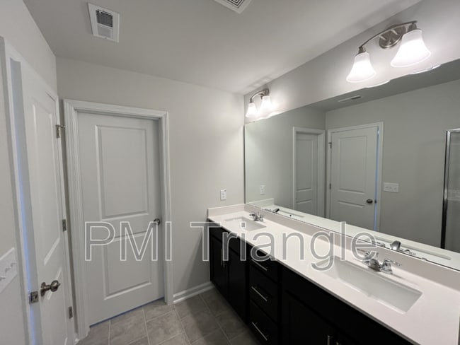 Photo - 1615 Singing Bird Trl