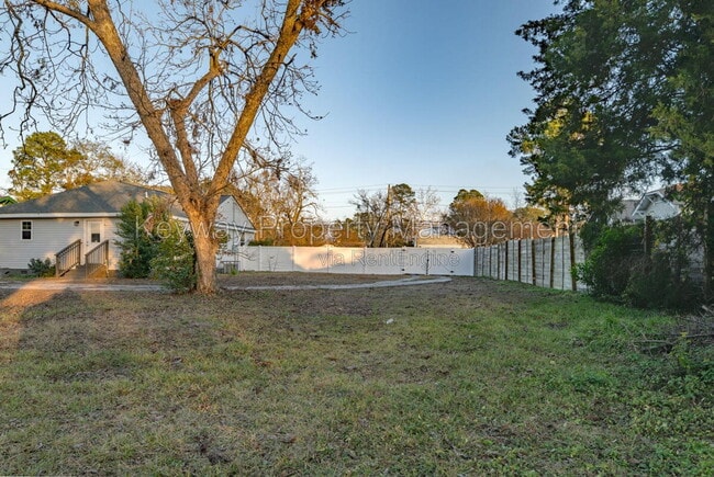 Photo - 1877 Kissingbower Rd