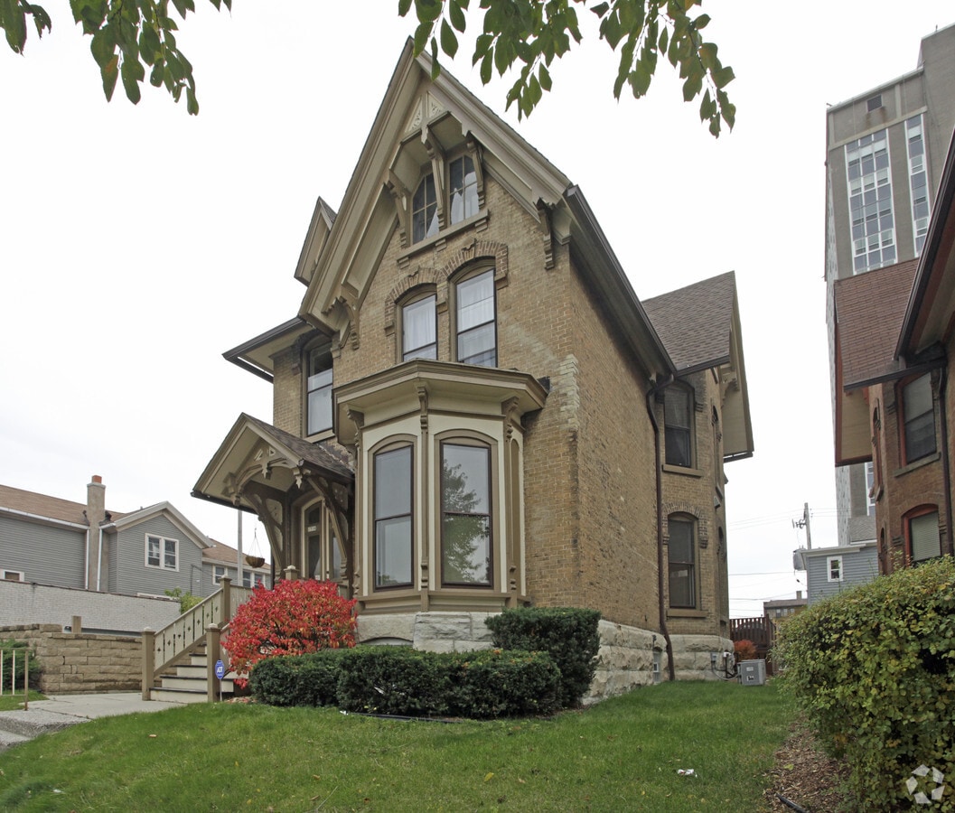 Photo - 1716 N Farwell Ave